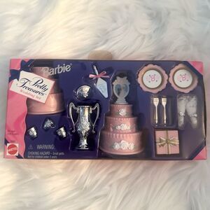 1996 Mattel Barbie Pretty Treasures Wedding Set